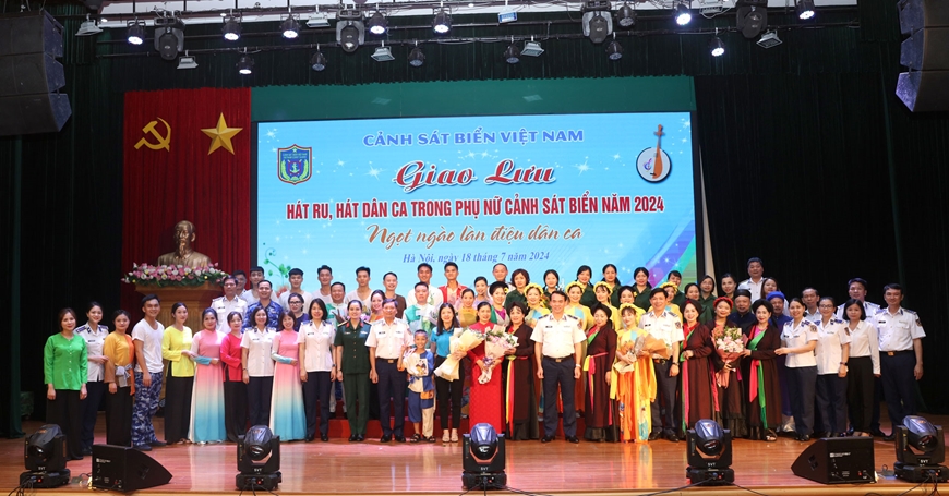 Phụ nữ Cảnh sát biển Việt Nam lan tỏa tình yêu dân ca