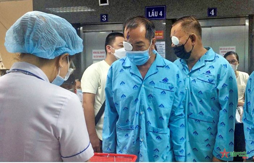 Phẫu thuật phaco đặt kính nội nhãn đơn tiêu miễn phí cho đối tượng chính sách