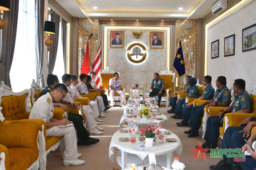 Đoàn công tác Tàu buồm 286 - Lê Quý Đôn thăm, giao lưu tại Học viện Hải quân Indonesia