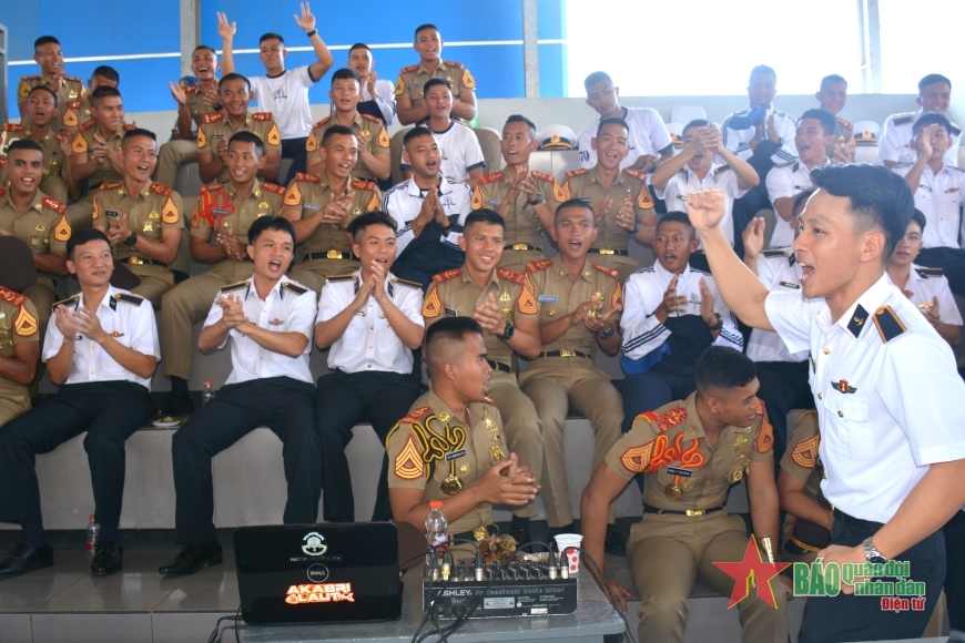 Đoàn công tác Tàu buồm 286 - Lê Quý Đôn thăm, giao lưu tại Học viện Hải quân Indonesia