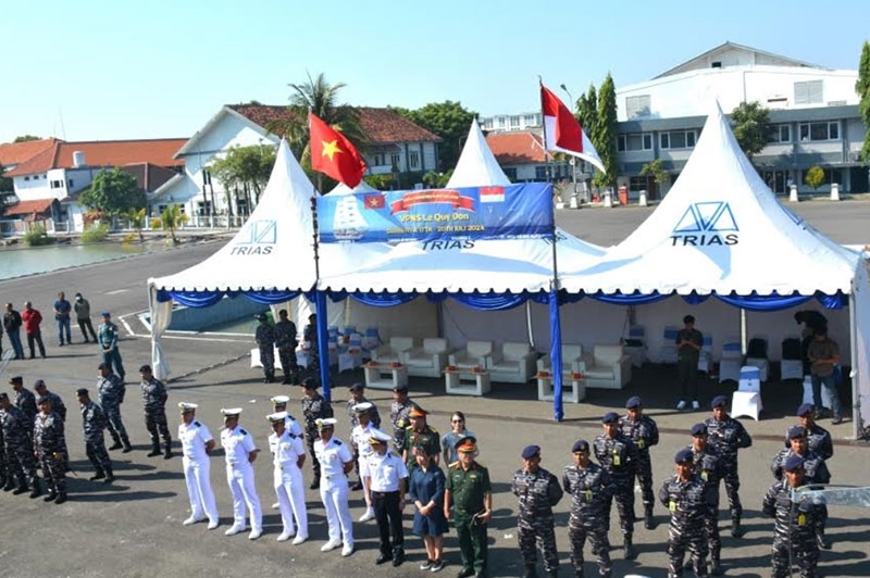 Tàu buồm 286 - Lê Quý Đôn rời Indonesia, lên đường đi thăm, giao lưu với Hải quân Brunei