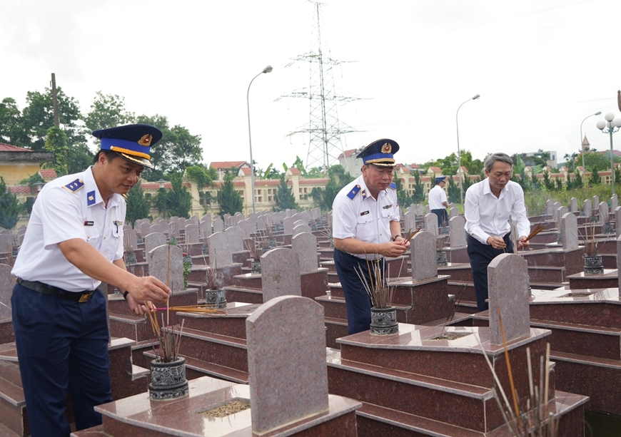 Cảnh sát biển Việt Nam tri ân các Anh hùng liệt sĩ