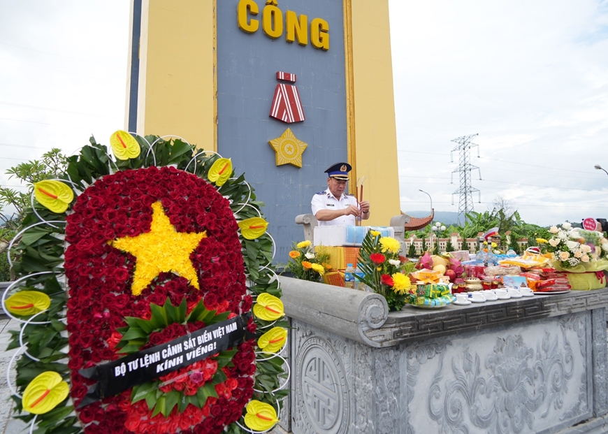 Cảnh sát biển Việt Nam tri ân các Anh hùng liệt sĩ