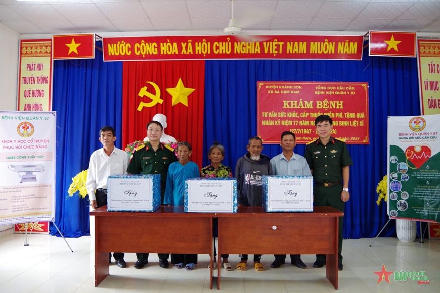 Bệnh viện Quân y 87 khám bệnh, cấp thuốc miễn phí cho hơn 350 người dân