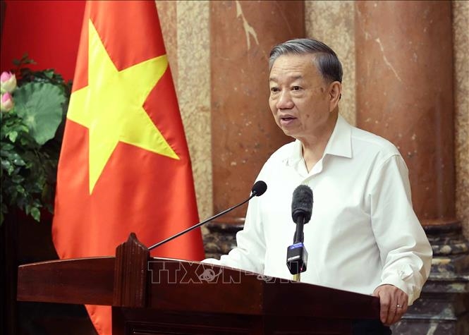 Chủ tịch nước Tô Lâm gặp mặt Ban liên lạc Đại đoàn 305 Dù - Đặc công