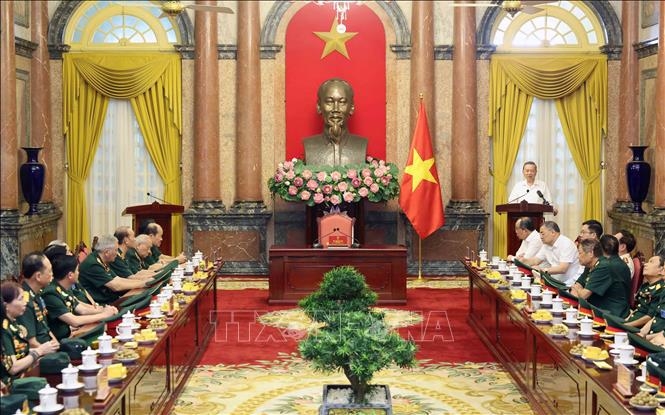 Chủ tịch nước Tô Lâm gặp mặt Ban liên lạc Đại đoàn 305 Dù - Đặc công