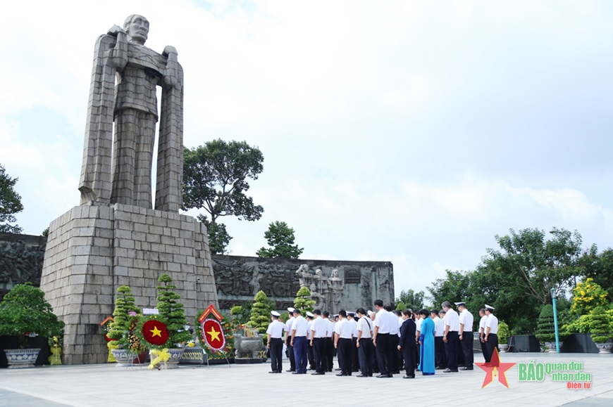 Tân Cảng Sài Gòn: Gặp mặt, tặng quà thương binh, con liệt sĩ