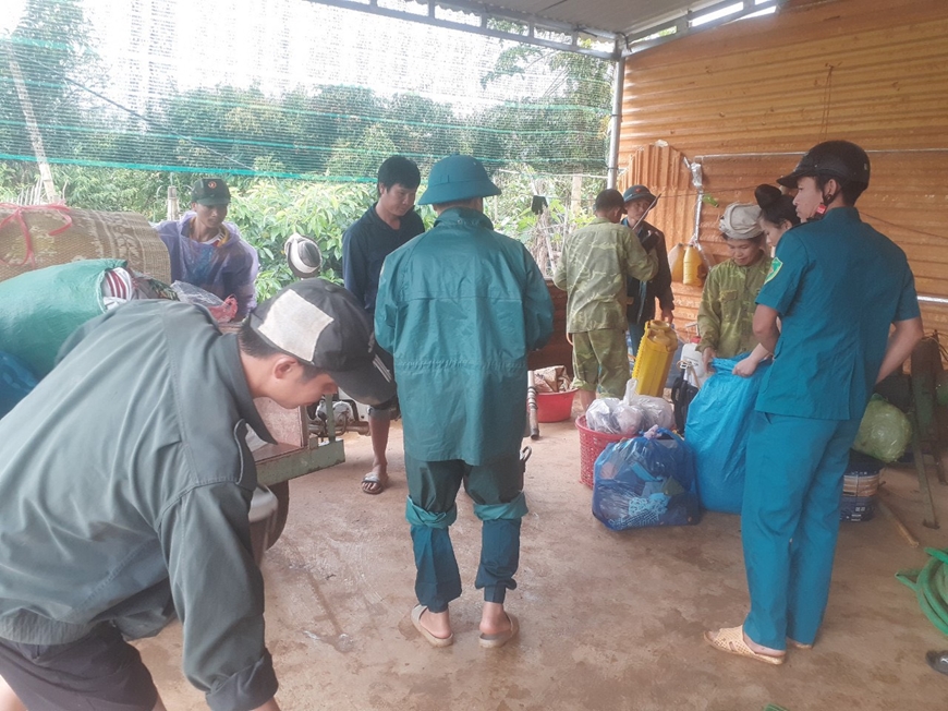 Hàng trăm cán bộ, chiến sĩ nỗ lực giúp dân khắc phục hậu quả mưa lũ tại huyện Mai Sơn, tỉnh Sơn La