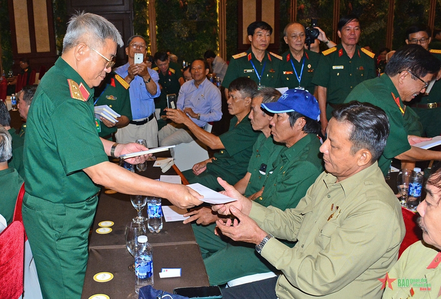 Họp mặt, tặng quà tri ân 113 thương binh nặng