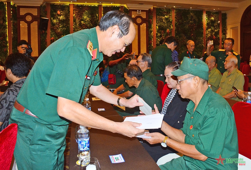 Họp mặt, tặng quà tri ân 113 thương binh nặng