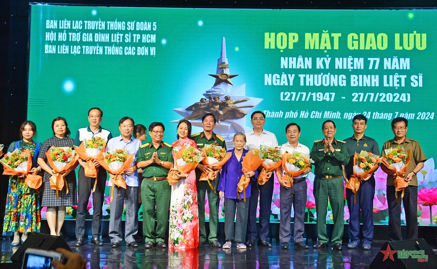 Họp mặt, tặng quà tri ân 113 thương binh nặng