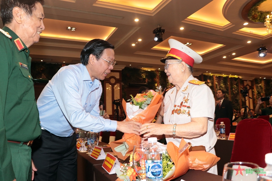 Họp mặt, tặng quà tri ân 113 thương binh nặng