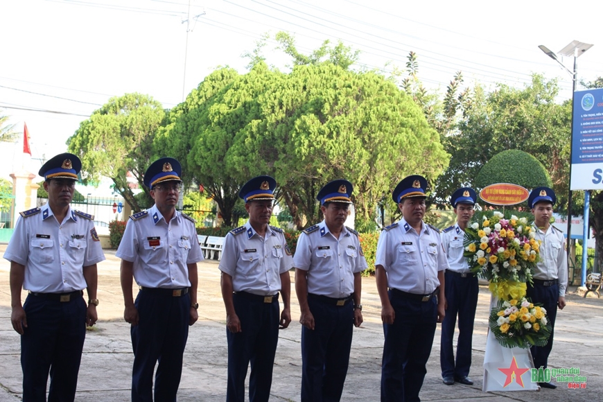 Bộ tư lệnh Vùng Cảnh sát biển 4: Phát huy đạo lý “uống nước nhớ nguồn”