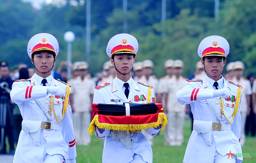 View - 	Lễ thượng cờ rủ Quốc tang Tổng Bí thư Nguyễn Phú Trọng