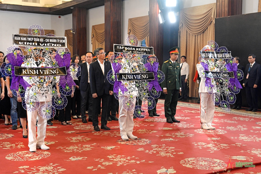 TP Hồ Chí Minh: Người dân xếp hàng dài viếng Tổng Bí thư Nguyễn Phú Trọng