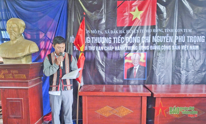 Đồng b&agrave;o Xơ Đăng tổ chức tưởng nhớ Tổng B&iacute; thư Nguyễn Ph&uacute; Trọng