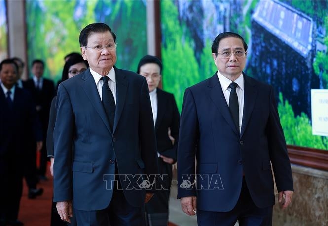 Thủ tướng Phạm Minh Chính gặp Tổng Bí thư, Chủ tịch nước Lào Thongloun Sisoulith