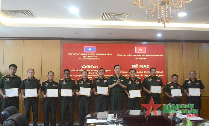 Bế mạc tập huấn nghiệp vụ công tác dân vận cho đoàn cán bộ Cục Xây dựng cơ sở Quân đội nhân dân Lào