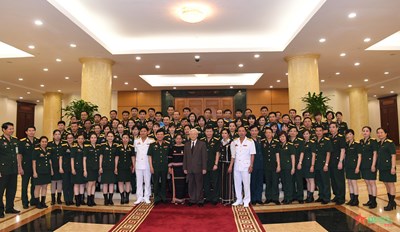 Gallery - 	Mỗi cấp công đoàn phải thường xuyên đổi mới chính mình