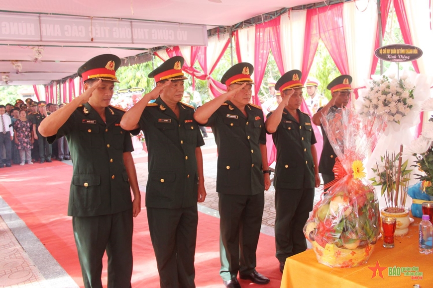 Đón các anh về với đồng đội