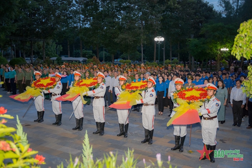 Nhiều hoạt động trong “Hành trình tri ân - Tiếp bước lửa anh hùng”