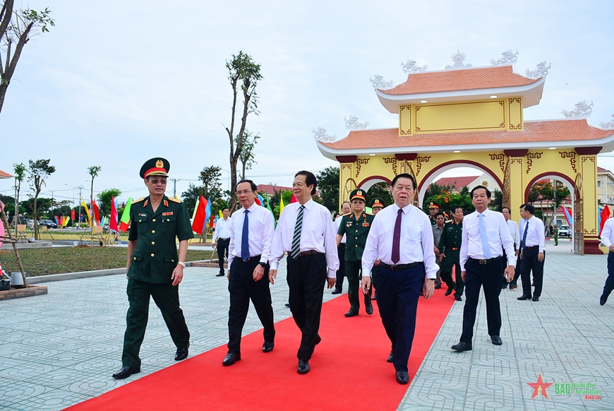 Đồng chí Nguyễn Trọng Nghĩa dự Lễ khánh thành Đền thờ Anh hùng liệt sĩ Rừng Sác-Cần Giờ