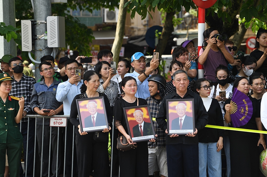 Tiễn biệt nhà lãnh đạo đáng kính