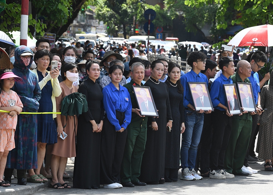 Tiễn biệt nhà lãnh đạo đáng kính