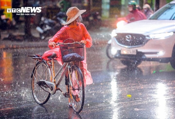 Thời tiết hôm nay (27-7): Chiều và tối miền Bắc có mưa to