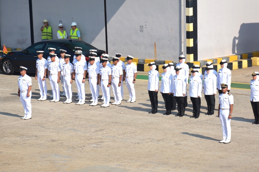 Tàu buồm 286 - Lê Quý Đôn cập cảng Muara, Brunei