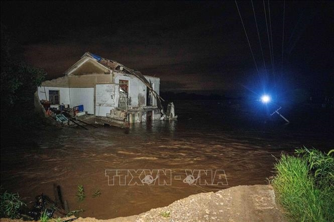 Trung Quốc: Vỡ đê khiến gần 4.000 người phải sơ tán