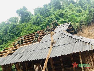 Gallery - Điện Biên: Chăm lo cho người dân vùng lũ