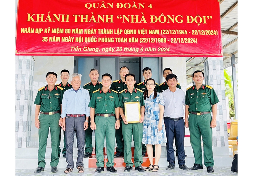 Ấm tình đồng đội