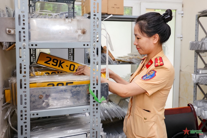 Hà Nội: Sẵn sàng phục vụ người dân đăng ký xe qua VNeID