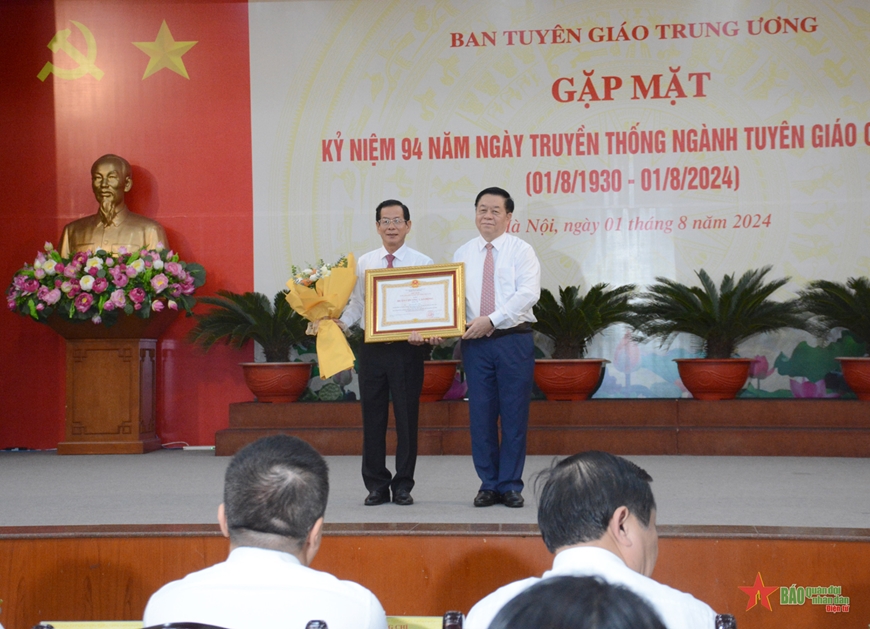 View - 	Ban Tuyên giáo Trung ương kỷ niệm 94 năm Ngày truyền thống ngành