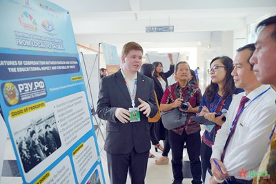 View - 	Thúc đẩy giao lưu, kết nối thanh niên, sinh viên các nước