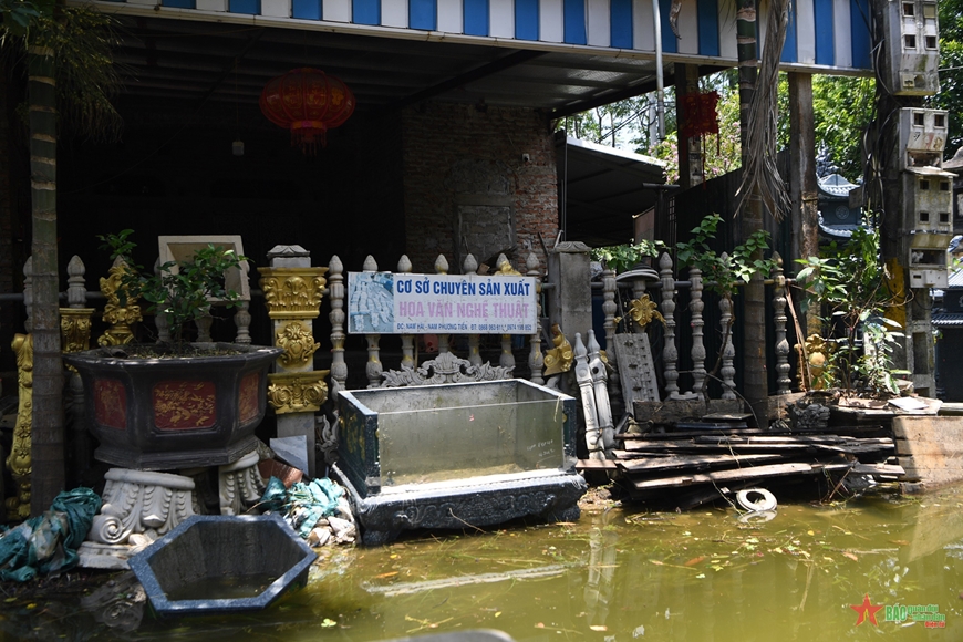 Hà Nội: Xã Nam Phương Tiến còn 495 hộ với 2.407 nhân khẩu bị cô lập bởi nước lũ