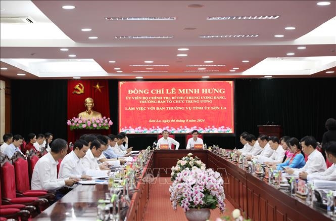 Ủy viên Bộ Chính trị Lê Minh Hưng làm việc tại Sơn La