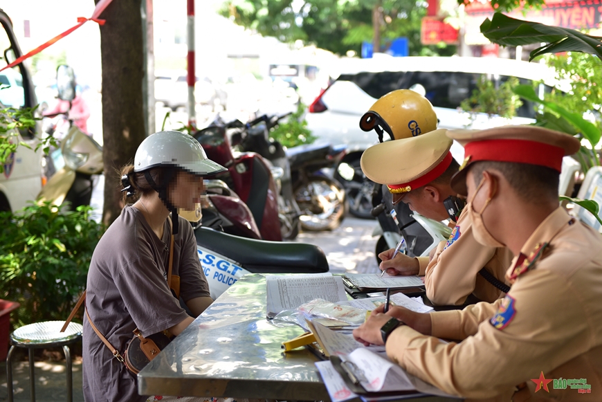 Hà Nội: Xử lý xe máy đi trên đường Vành đai 2 trên cao