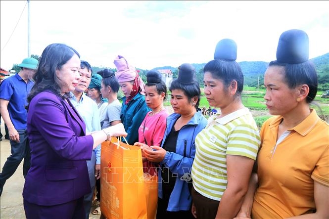 Phó chủ tịch nước Võ Thị Ánh Xuân kiểm tra công tác khắc phục hậu quả mưa lũ ở Sơn La