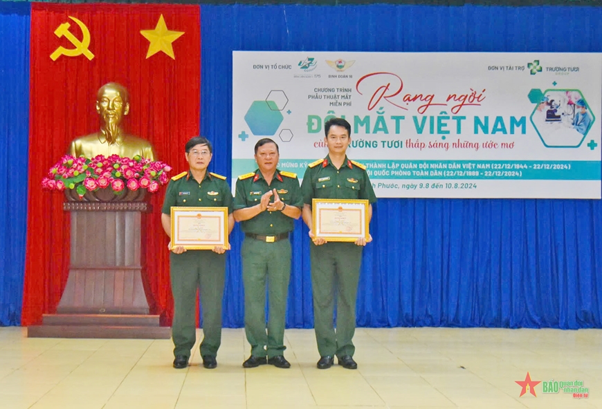 Bệnh viện Quân y 175 phối hợp phẫu thuật mắt miễn phí cho 50 người dân tại Bình Phước