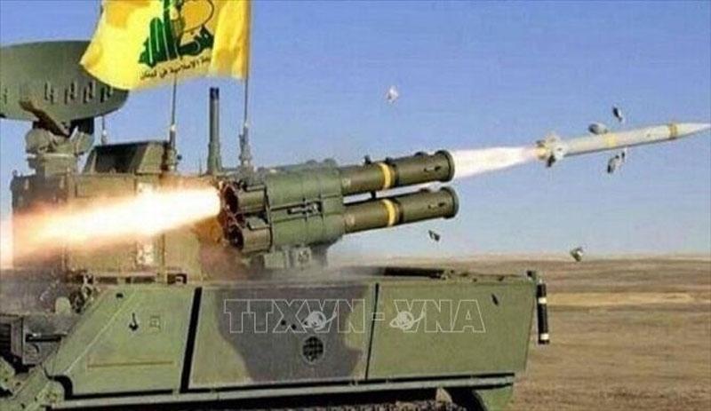 Hezbollah tấn công căn cứ quân sự Israel