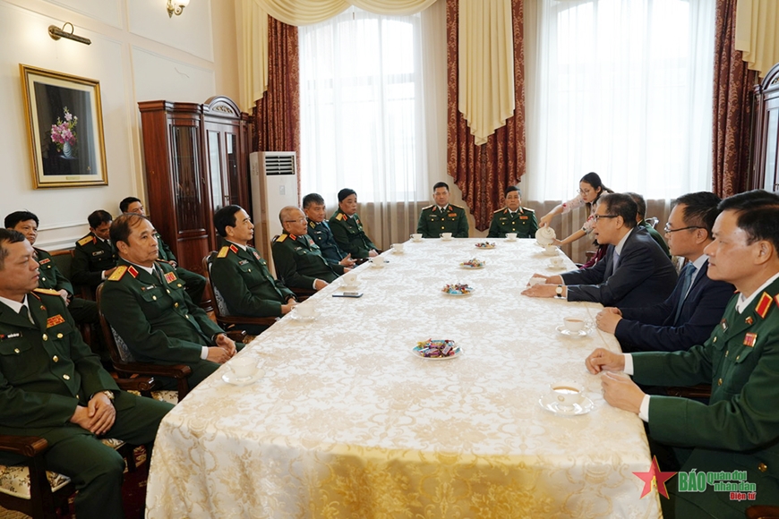 Đại tướng Phan Văn Giang dâng hoa tại Tượng đài Chủ tịch Hồ Chí Minh, thăm Đại sứ quán Việt Nam tại Liên bang Nga
