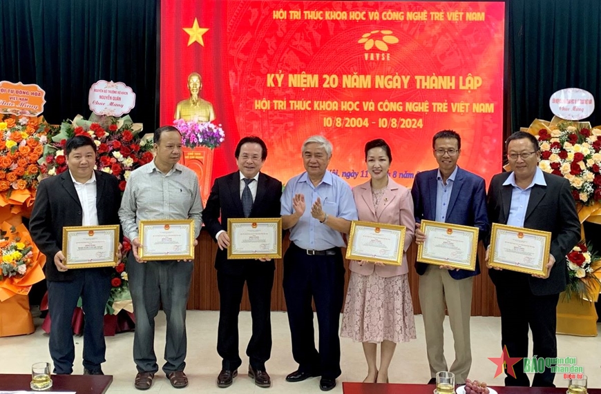 Phát huy tài năng và sáng tạo của trí thức khoa học và công nghệ trẻ