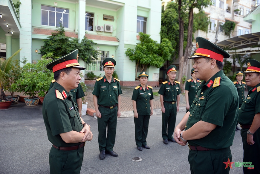 View - 	Thượng tướng Trịnh Văn Quyết kiểm tra các đơn vị tại TP Hồ Chí Minh