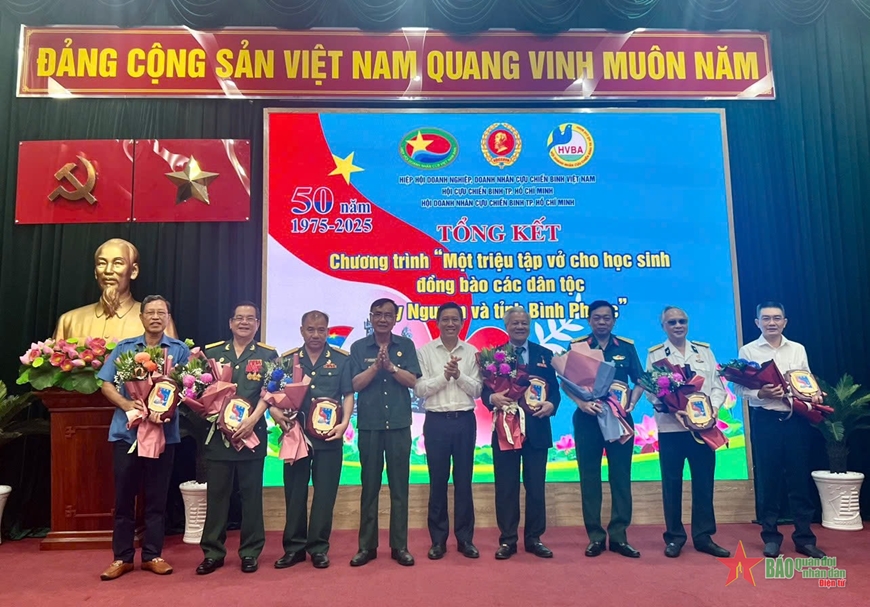 Tổng kết Chương trình “Một triệu tập vở cho học sinh đồng bào các dân tộc Tây Nguyên và tỉnh Bình Phước”