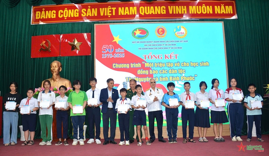 Tổng kết Chương trình “Một triệu tập vở cho học sinh đồng bào các dân tộc Tây Nguyên và tỉnh Bình Phước”