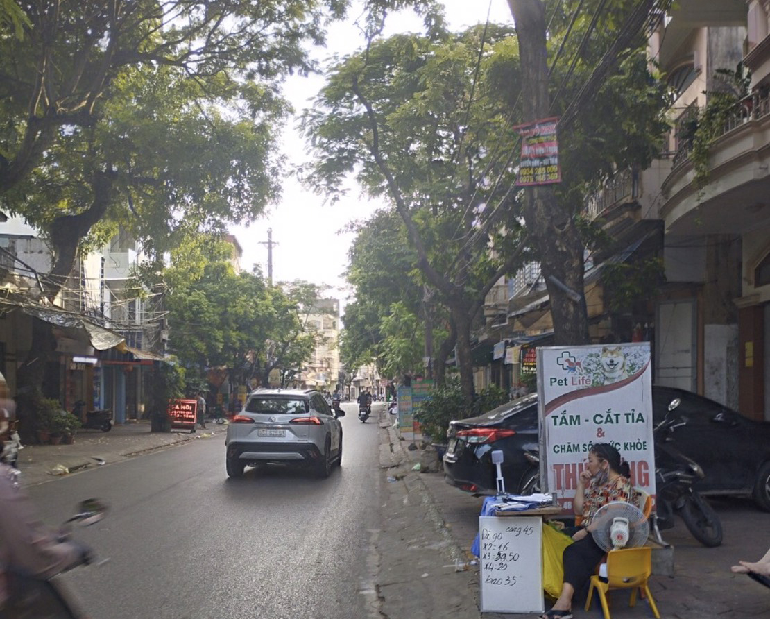 Ghi lô, đề công khai trên đường Lán Bè