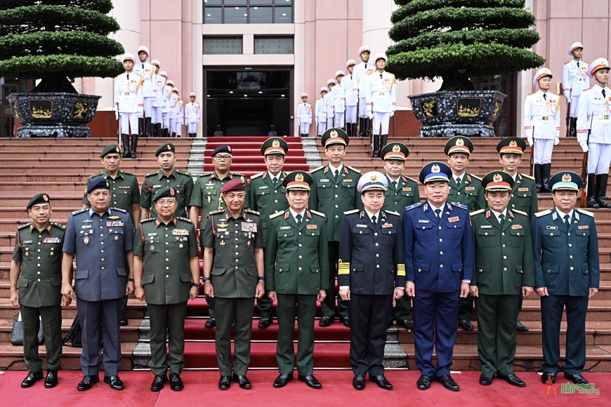 Thượng tướng Nguyễn Tân Cương chủ trì lễ đón Tư lệnh Lực lượng Quốc phòng Malaysia