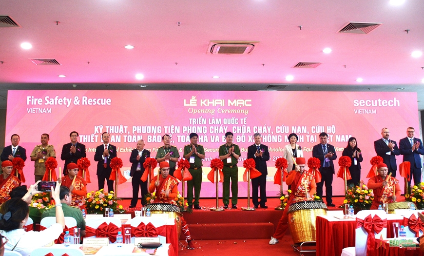 Khai mạc Triển lãm quốc tế "Kỹ thuật và phương tiện phòng cháy, chữa cháy, cứu nạn, cứu hộ và thiết bị an ninh, an toàn bảo vệ”